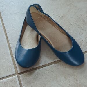 Blue Girls Ballet Flats Size 5.5